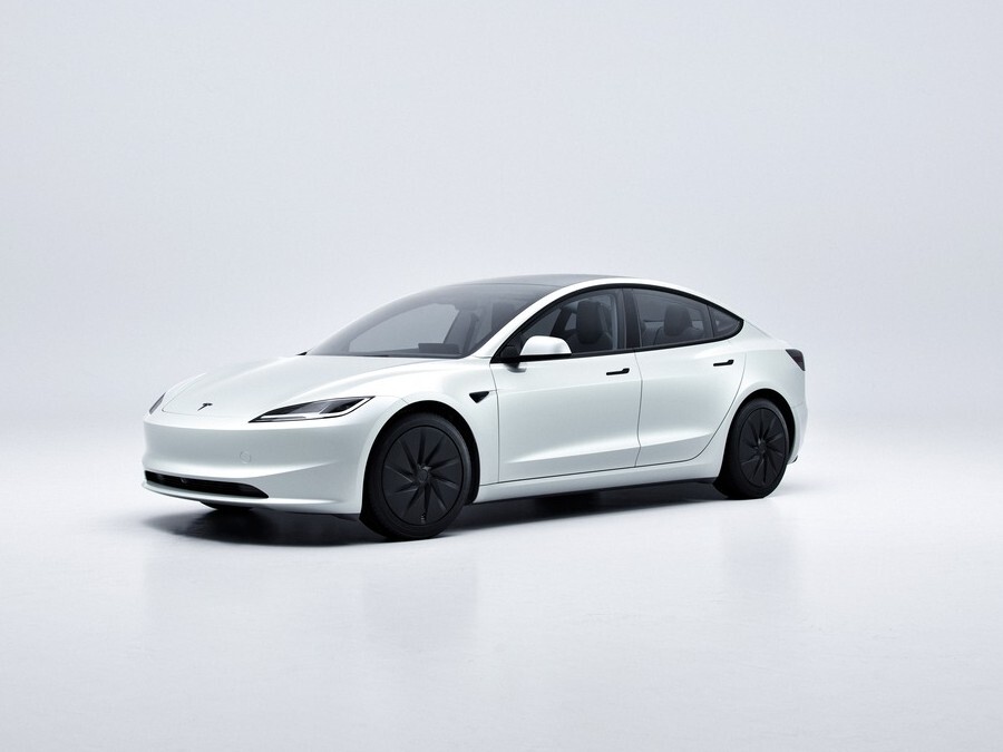 uusi Tesla Model 3